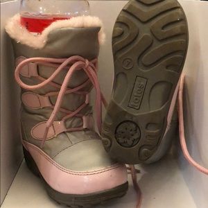 Totes girls snow boots size 7c